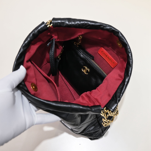 シャネルバッグ着用イメージ